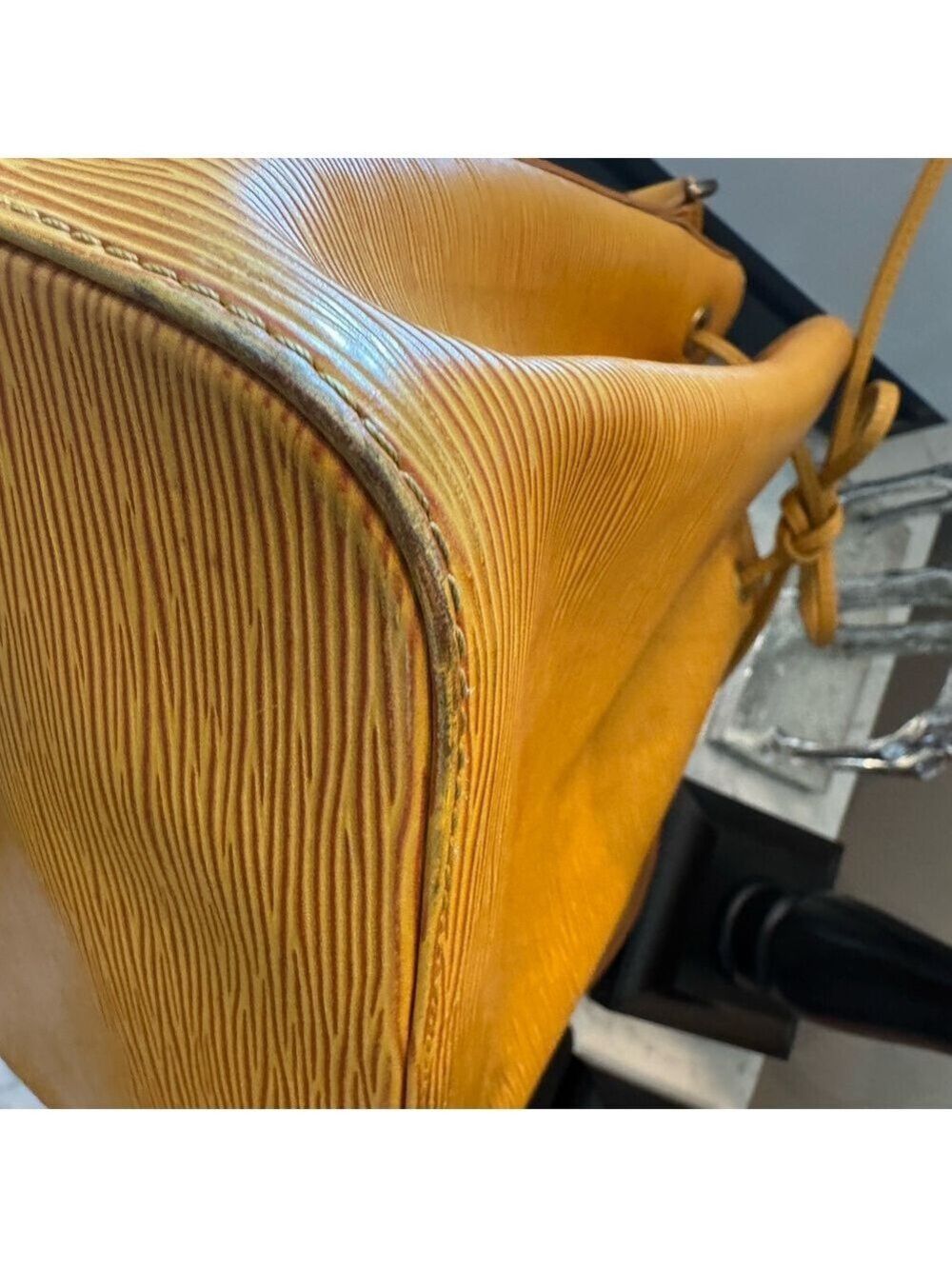 Louis Vuitton - Authentic - Yellow Epi Petite Noe w/purple interior - EUC AR0934 - Picture 10 of 14